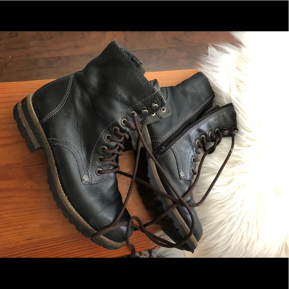 Vagabond Boots